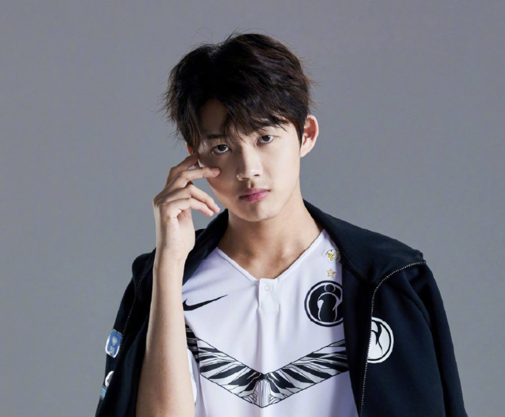 ig宁王将被放弃ning女友发文吐槽战队指责训练量完全不够