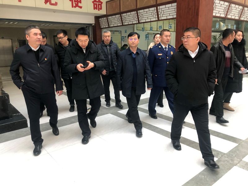 带队检查伊通县常务副县长宿刚带队检查人员密集场所消防安全