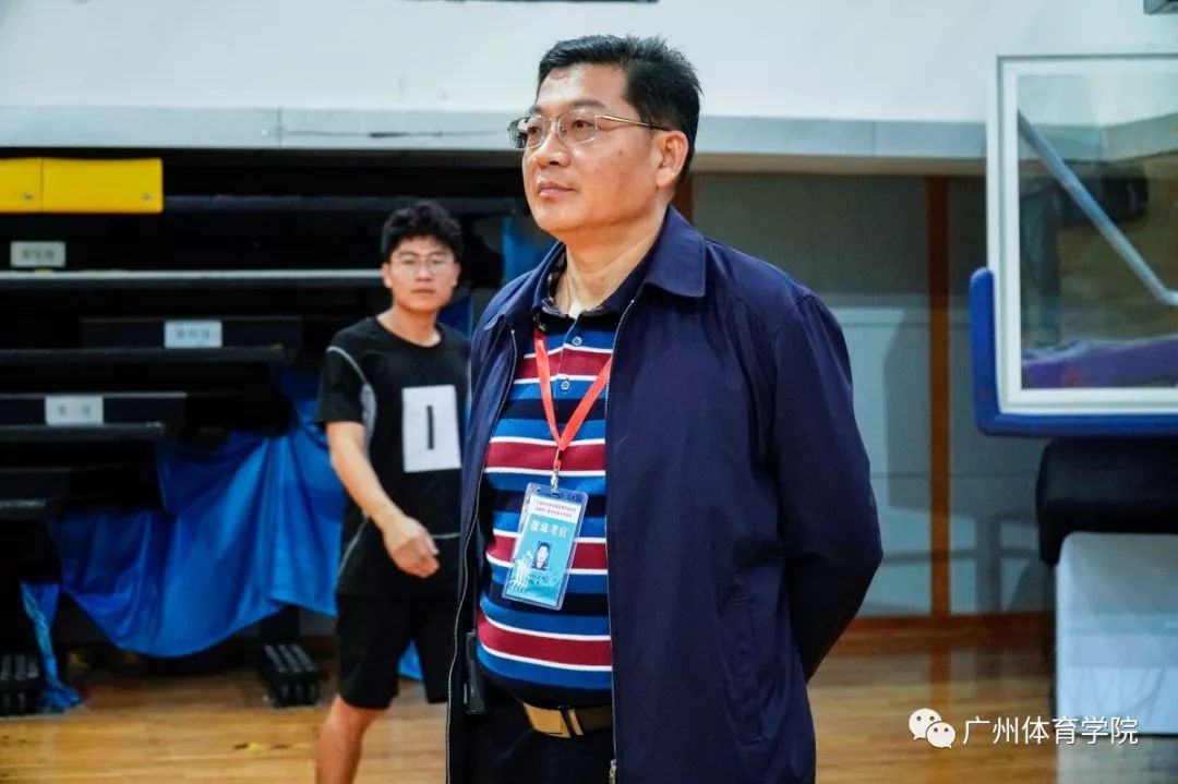 02综合协调组副组长廖远胜面对庞大体育术科考生人数,考试管理压力和