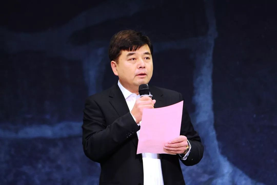 不忘初心铭记党恩大型现代评剧李昆在北务镇精彩上演