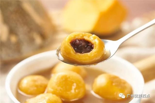 优美の黄金汤圆一口爆浆财源滚滚来