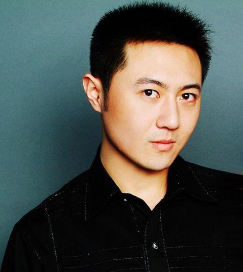 央视最帅体育主持,曾因满嘴跑火车被观众骂,如今不见踪影_甄诚