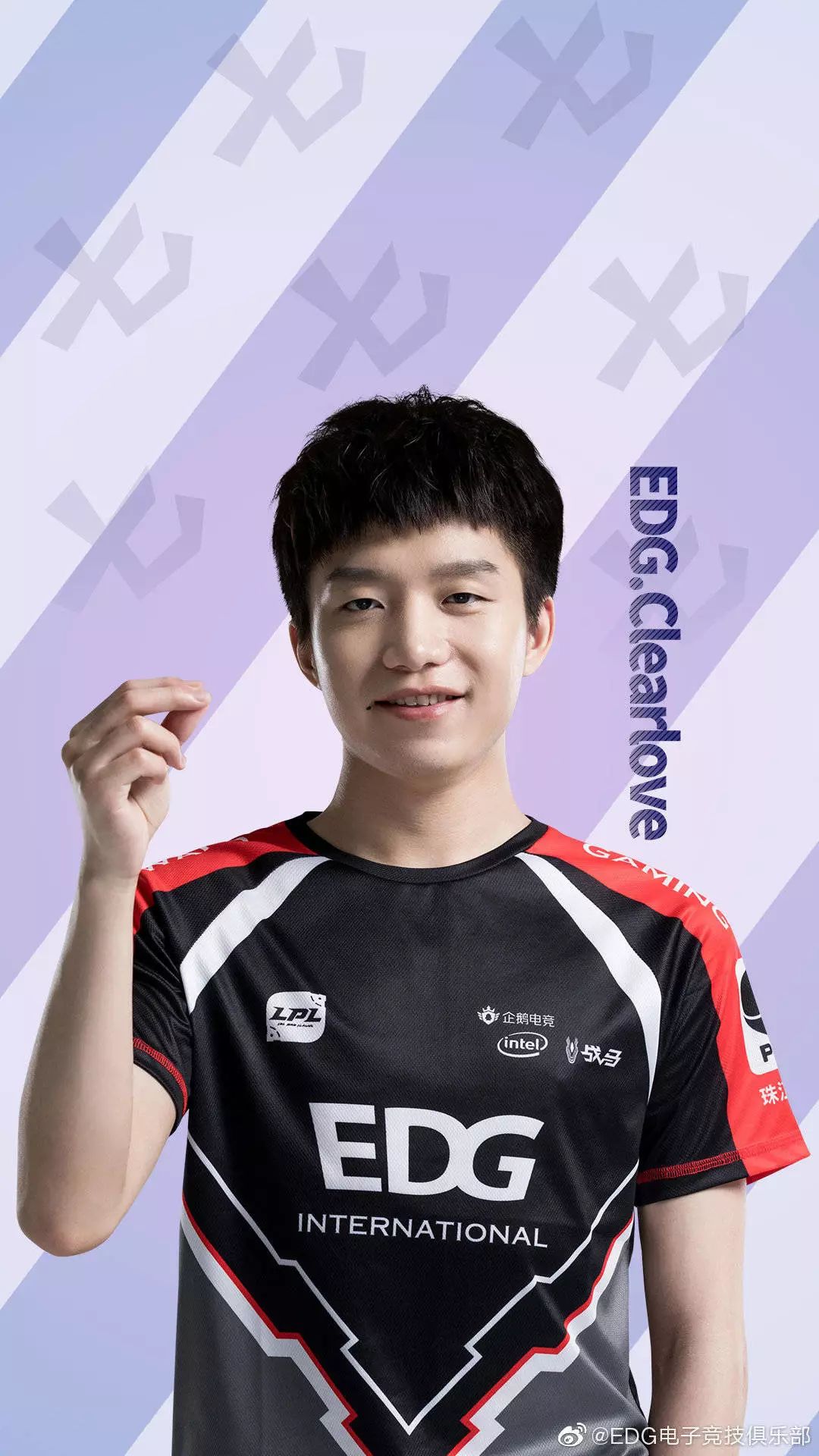 而团长我也是很伤神了一段时间,随后看见明凯的定妆照,只想说一句