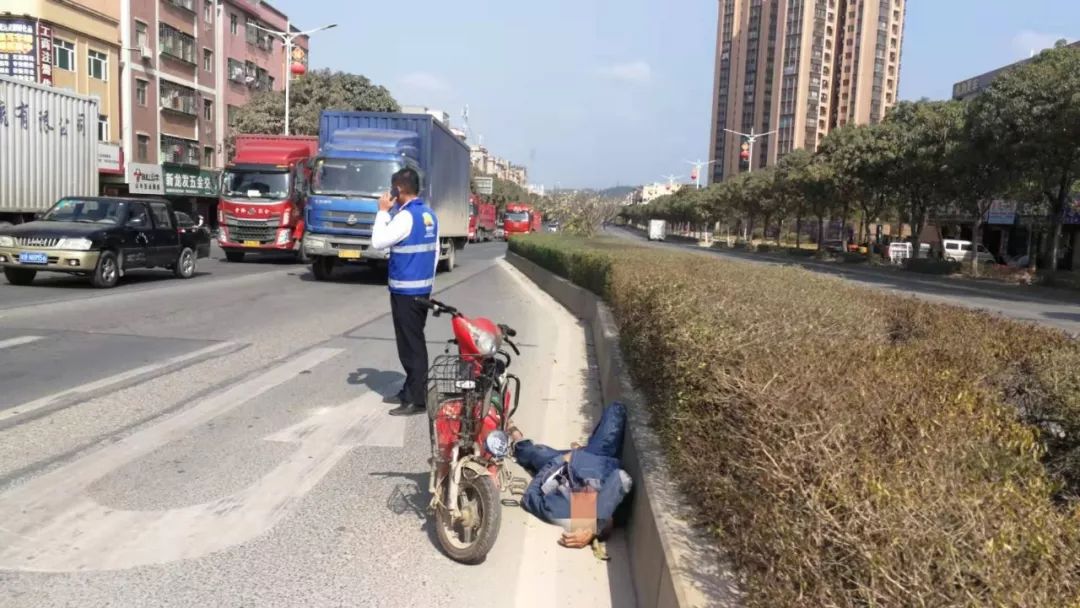 小事也要负责到底!下班途中遇车祸,黄江网格员护送伤者