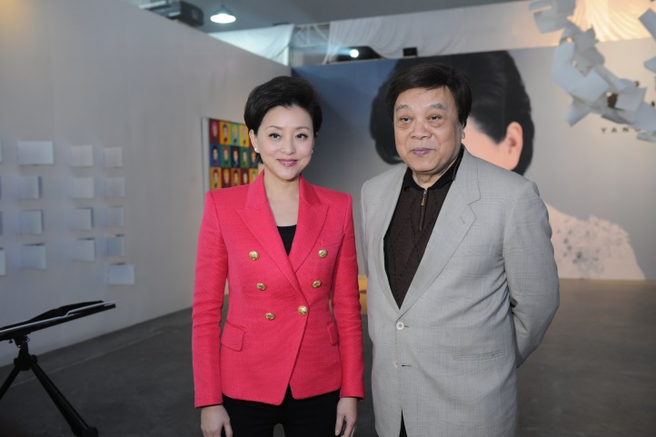 杨澜回忆赵忠祥赵老师是我的良师益友一辈子都是这样的