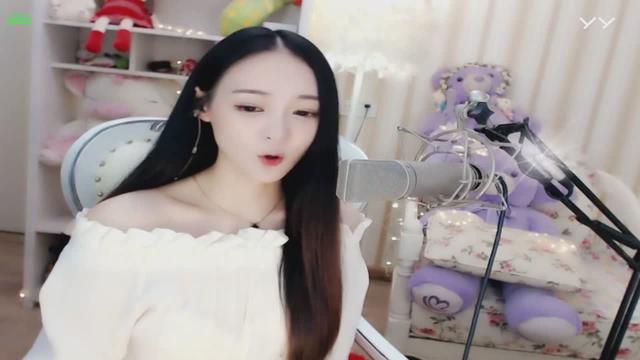 美女主播小乖怀念青春怀念我们的青春啊留下的脚印拼成一幅画