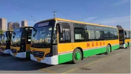 开车20分钟直达温宿机场,项目向南10公里开车15分钟直达阿克苏火车站