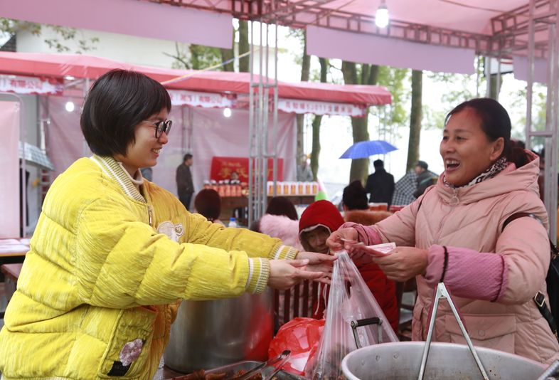 快来到和平村赶年货节去