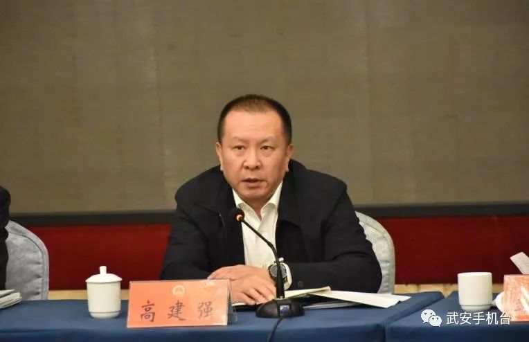 我市领导魏雪生,强延峰,邢乃玉,王世臣,王志新与出席邯郸市十五届人大