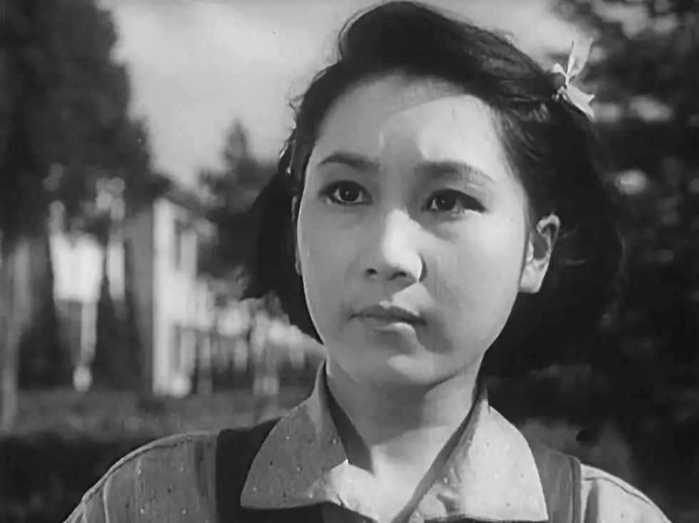 1931年出生的王蓓原名王淑贞她演过不少的经典角色代表作品有《大浪