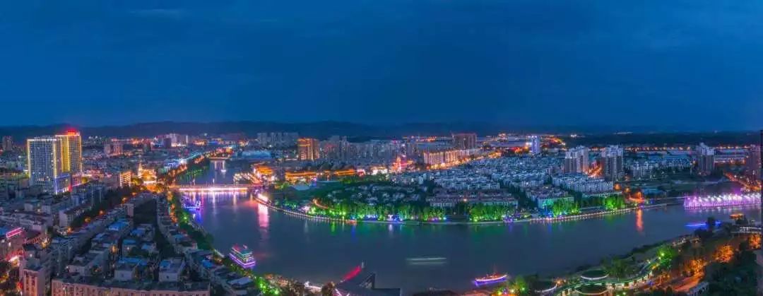 就像宋冬野的安和桥,卞之琳看风景的桥,平安桥承载着金堂人的全部记忆