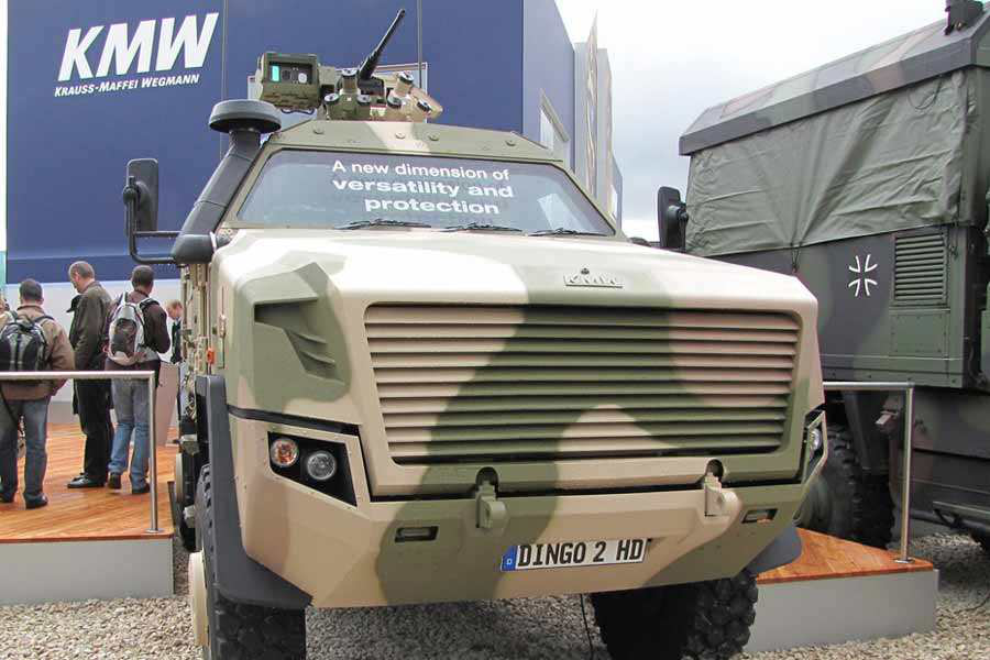 "澳洲野狗2"全防护装甲车由德国慕尼黑的克劳斯-玛菲-威格曼(kmw)公司
