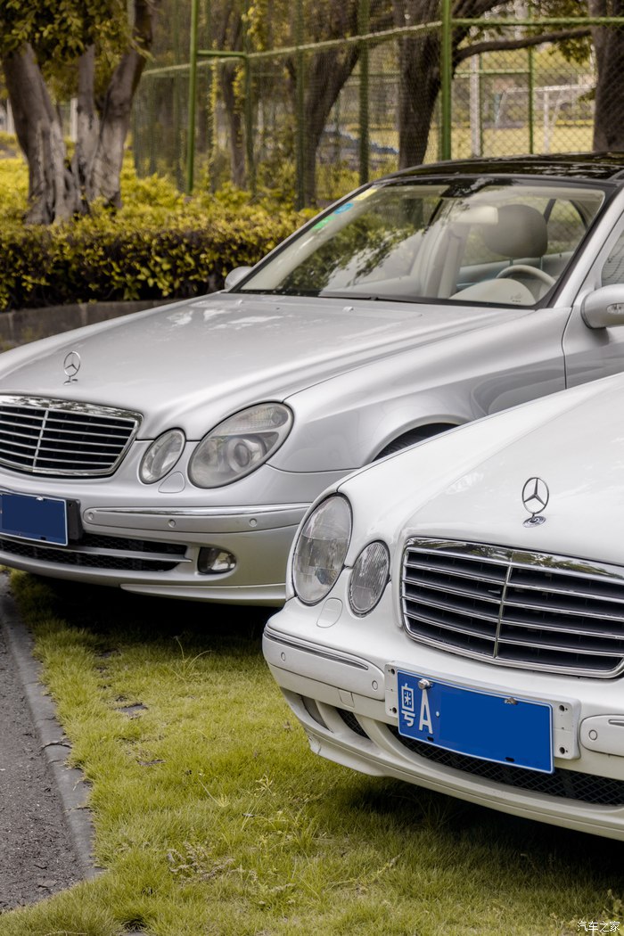 奔驰轿车家族的顶梁柱!横评经典四眼e级w210 w211
