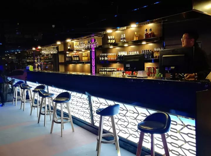 嗨到爆西固新晋打卡圣地g先生酒吧春节不打烊更有国外乐队现场驻场