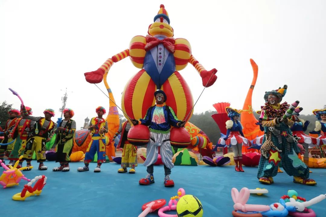 国际小丑节遇喜剧文化节乐和乐都载歌载舞陪你闹新春