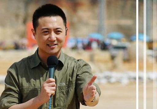 央视最帅体育主持,曾因满嘴跑火车被观众骂,如今不见踪影_甄诚