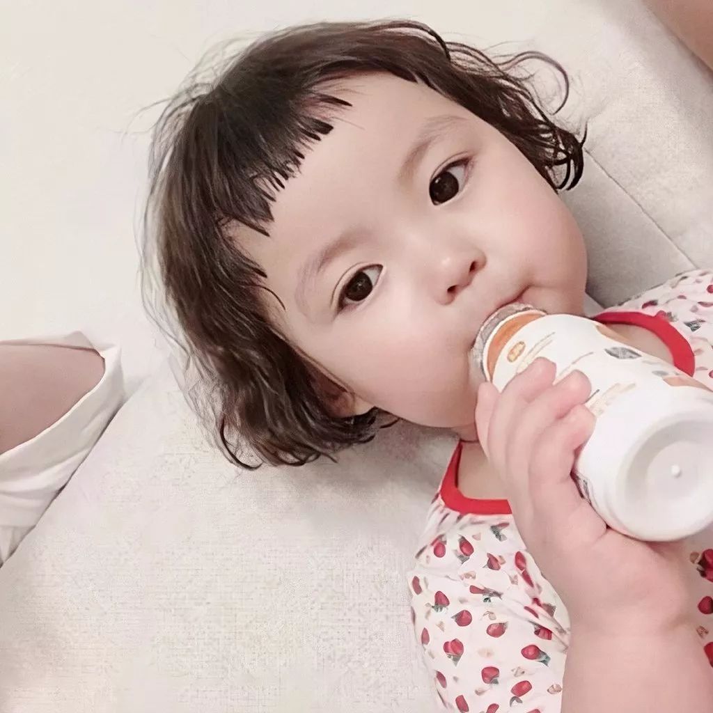 头像冬天没有甜甜的恋爱只会把人冻成憨憨