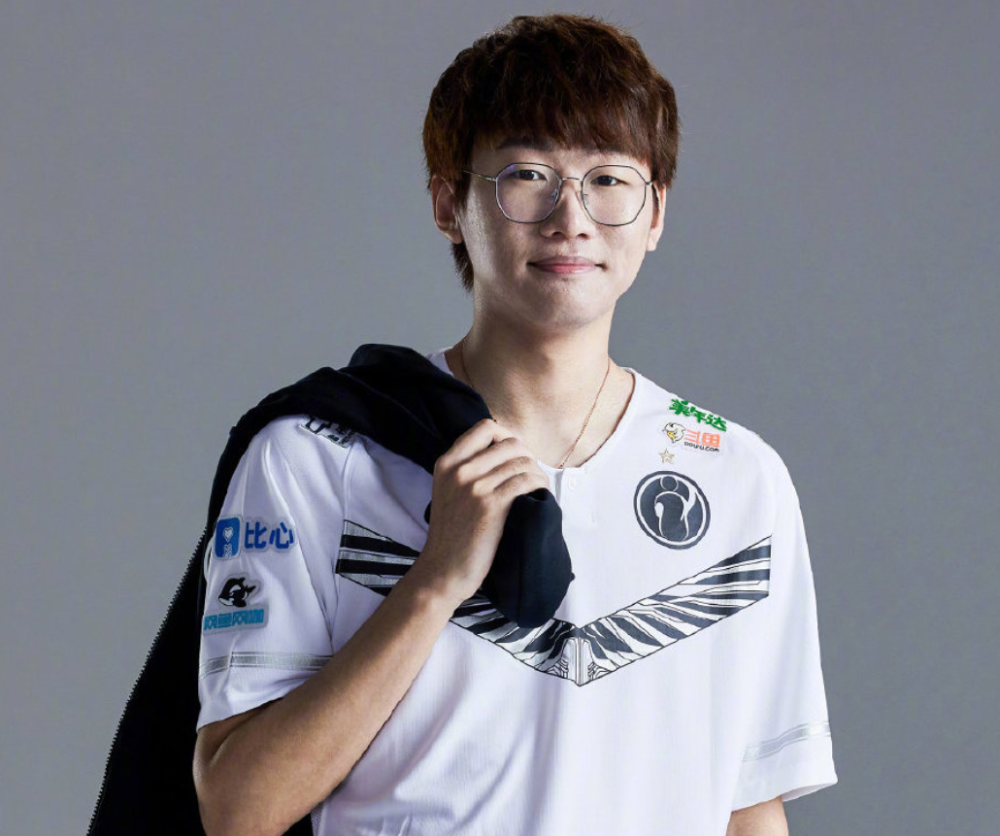 ig宁王将被放弃ning女友发文吐槽战队指责训练量完全不够