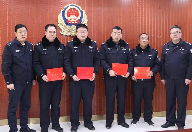市局党委委员副局长周长远到社旗县公安局开展节前走访慰问活动