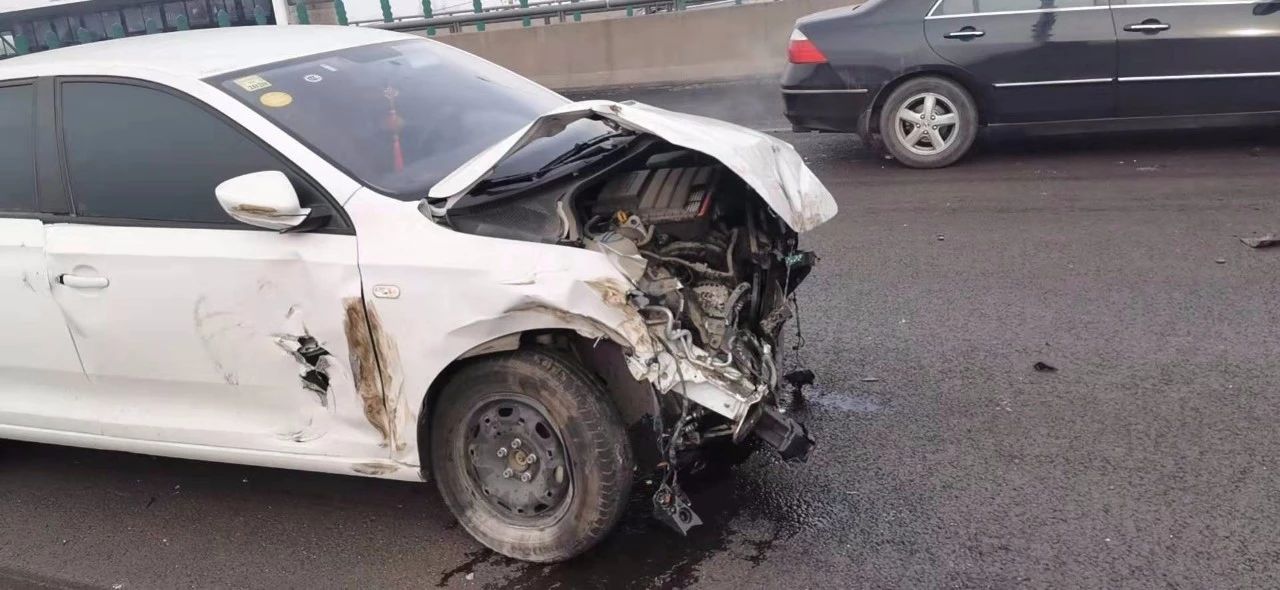 大众汽车遇严重车祸安全气囊未弹出,4s店称尚未确定原因_搜狐汽车