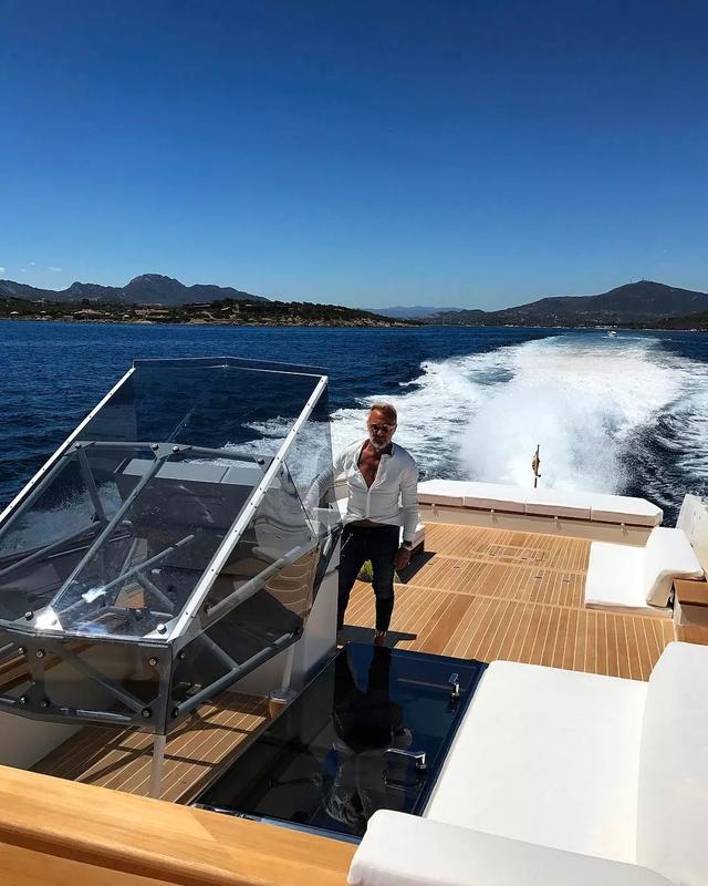 55岁网红富豪叔gianluca,鲜肉身材,资产过亿,成就不老神话!_生活