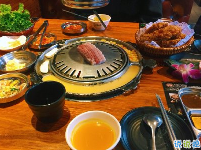 朋友圈吃烤肉的说说带图片吃烤肉发朋友圈的文案搞笑
