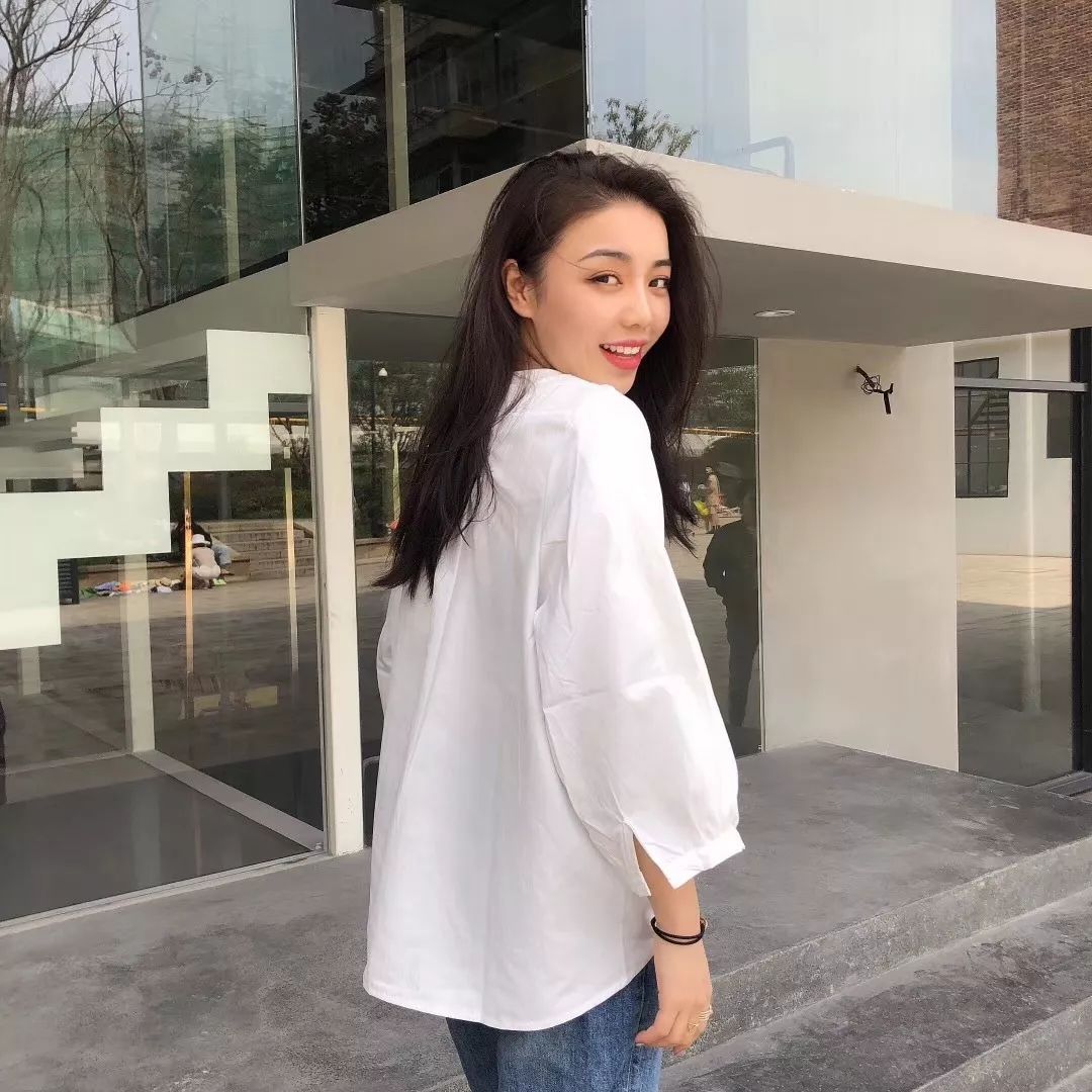 春节前的四季青老板娘,一天直播5小时,卖空2000件