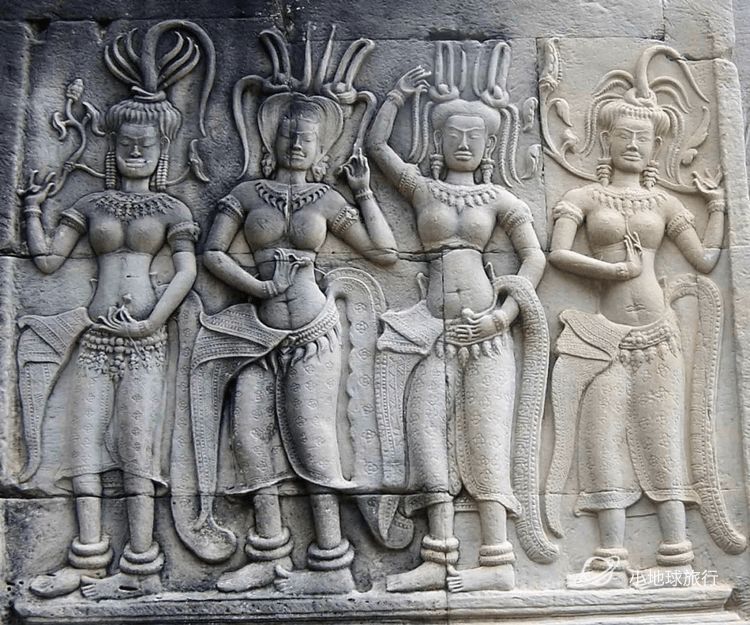 其中包括了三种阿帕萨拉:一个是成为了毗湿奴妻子的吉祥天女,一个是毗