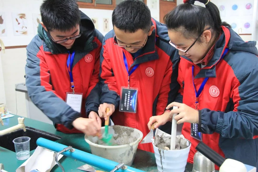 特色培育科學探索齊放彩特色活動滿校園記曹楊中學2019學年科技月冬令