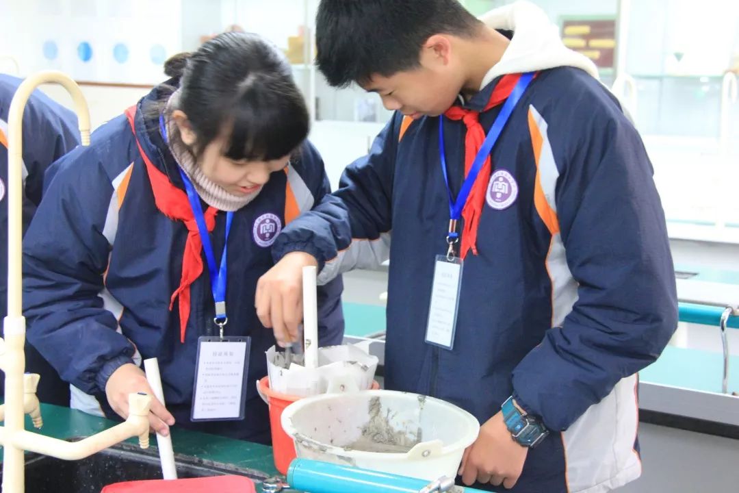 特色培育科學探索齊放彩特色活動滿校園記曹楊中學2019學年科技月冬令