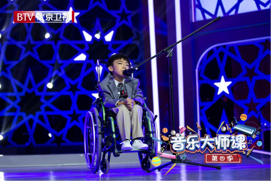 (第四学年学生陈果毅演唱《勇气》)(第四学年学生