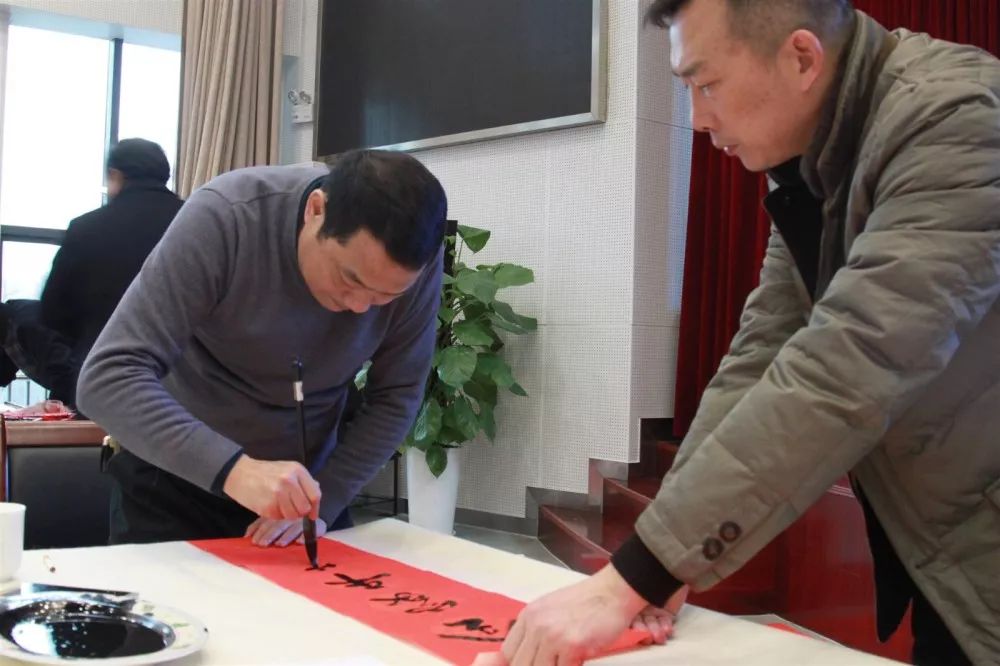 厅二级巡视员杨晏平,直属机关党委调研员姚尚武,人事警务处黄明明,省