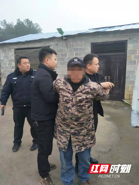 红网时刻1月17日讯(通讯员 曹雅璐))近日,凤凰县腊尔山镇一男子因对