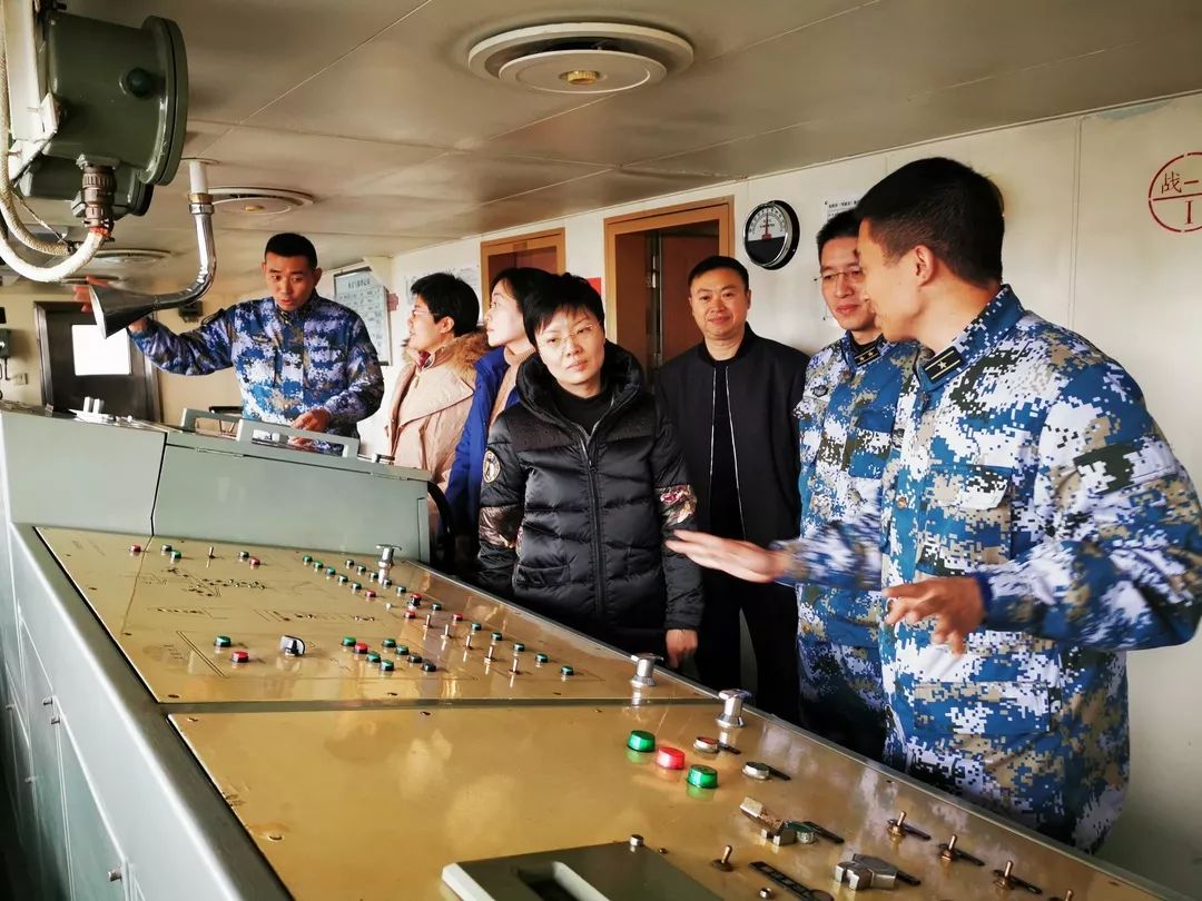 春节走访部队 共叙鱼水情深_嘉兴路街道