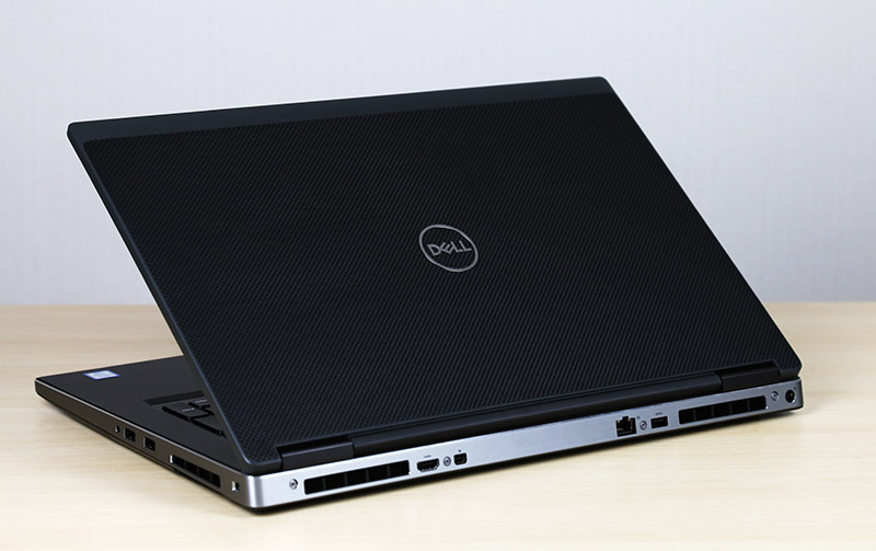 专业移动工作站是什么样子我们拿戴尔precision7740举个例子