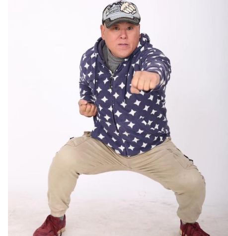 穷人的游戏还是游戏穷人里合腿田野被忽悠到深圳拍戏难回家过年