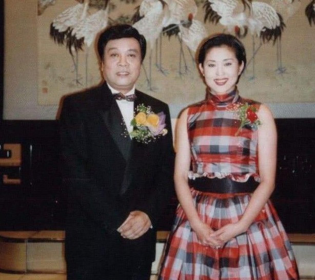 继罗京李咏之后,央视主持宗师赵忠祥也因病离世,元凶竟都是它_倪萍