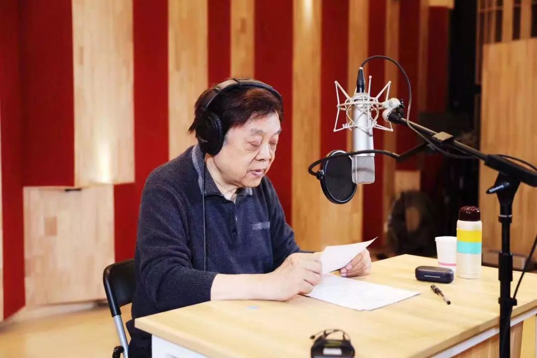 中国著名播音员赵忠祥用美好声音陪伴孩子成长