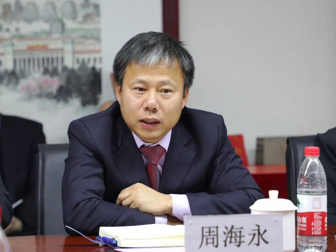 上举行了市政公司"职工创新工作室"揭牌仪式,五建集团党委书记韩吉顺