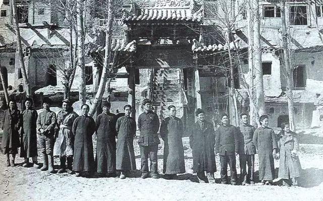 初建时,研究人员有所长常书鸿及其夫人陈芝秀,还有罗继美,史岩,张民权