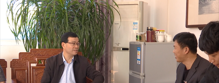 云霄县委书记王金狮走访慰问云霄县部分规模企业