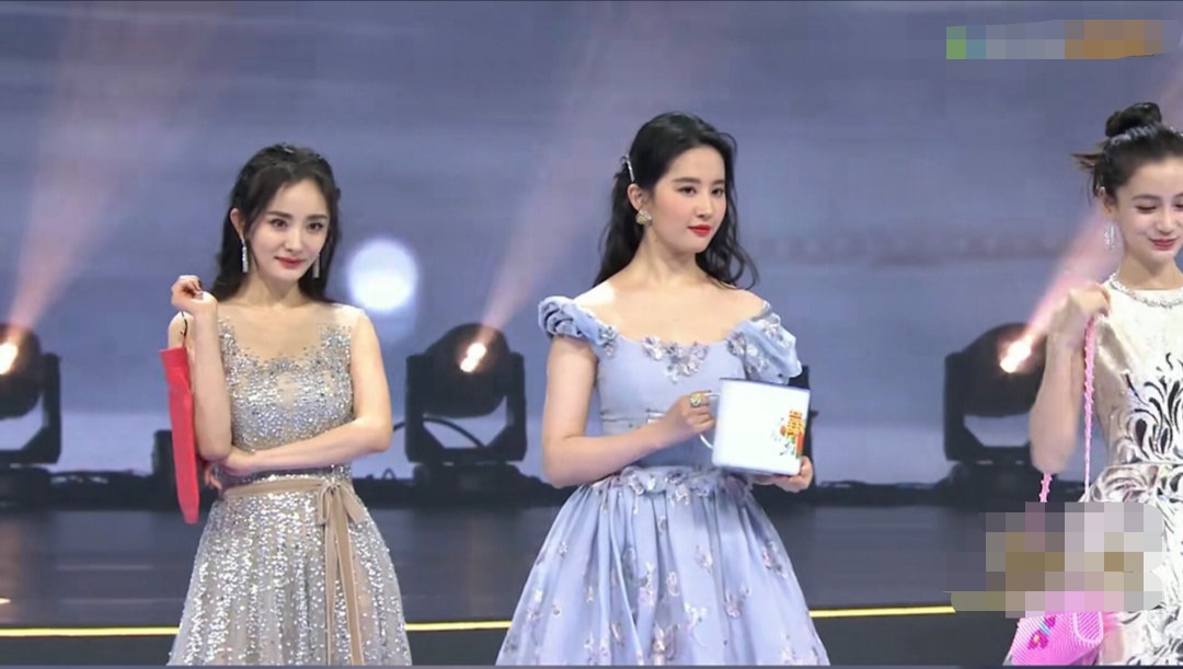 四大美女合体杨幂仙女baby刘亦菲化身公主佟丽娅秀身材