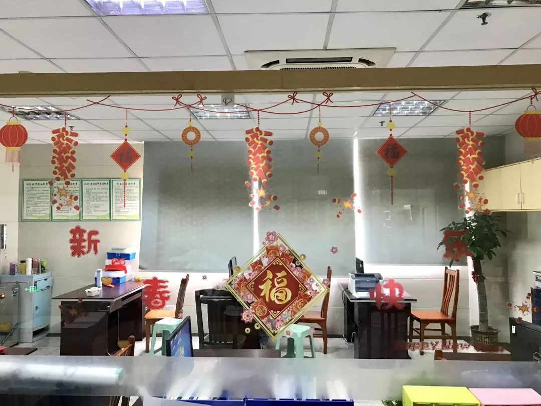滑动查看更多图片新春装饰新梦想新年传递新希望志愿力量进医院喜逢新