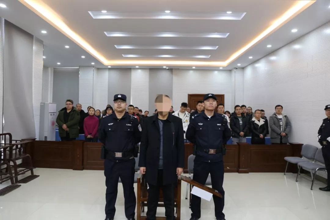 内蒙古2名厅官受审1名厅官获刑十年