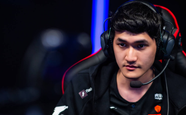 卡萨专访谈比赛首次坦露为何离开rng将与左手369联合灭黑虎帮