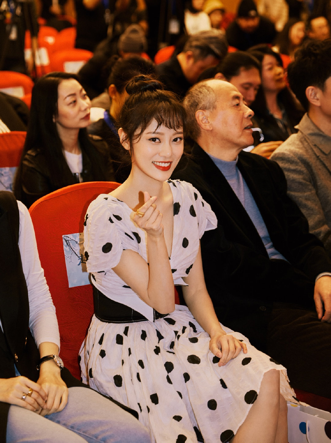 《破局1950》"高调"收官,新生代小花赵思玫为何"低调"惹人爱