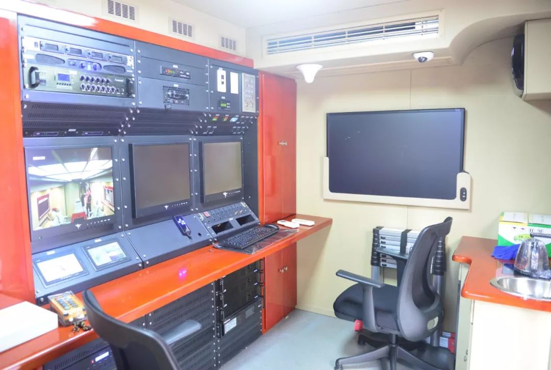 88通信指挥车内部整齐划一,即将奔赴前线的"战车"大英德一年内"配齐