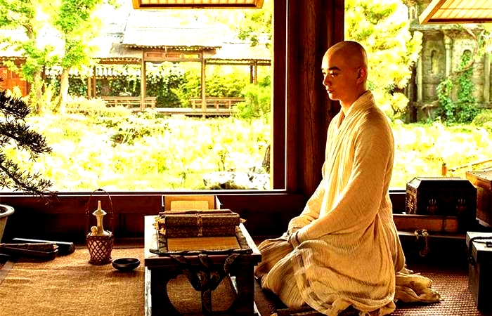 神秀大师入宫弘法,武则天跪拜迎接,他对六祖慧能的评价出人意料_禅宗