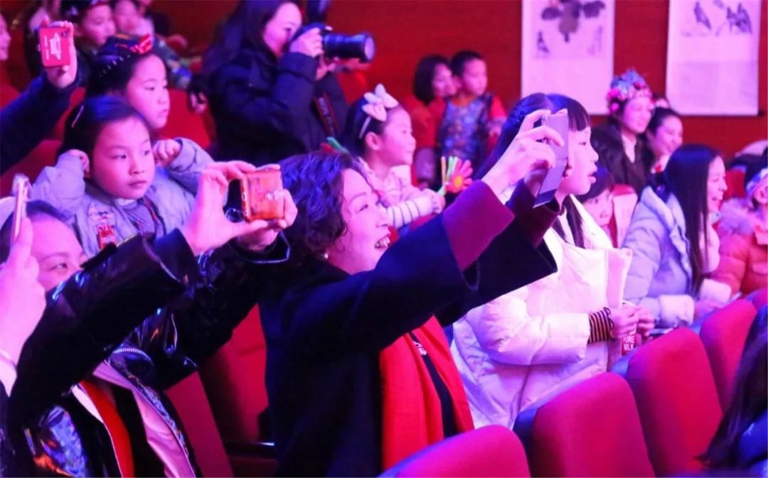 个性东辰谁说老师不可以二呢