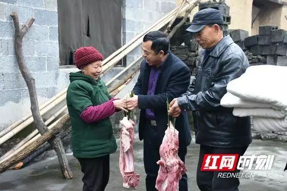 我们过年有肉吃凤凰县3000余群众喜提猪肉过大年